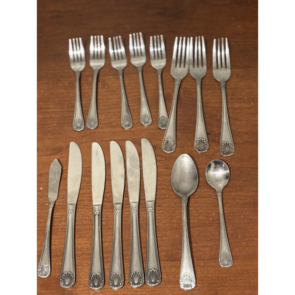 United Silver USI42 Flatware Stainless Korea Shell knives forks spoons 16 Pieces